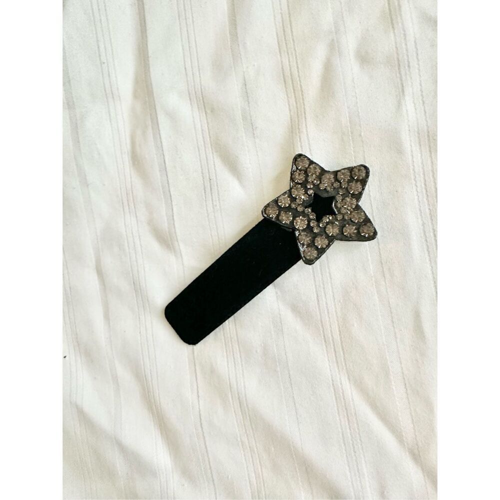 Star gunmetal rhinestone color and black velvet hair clip